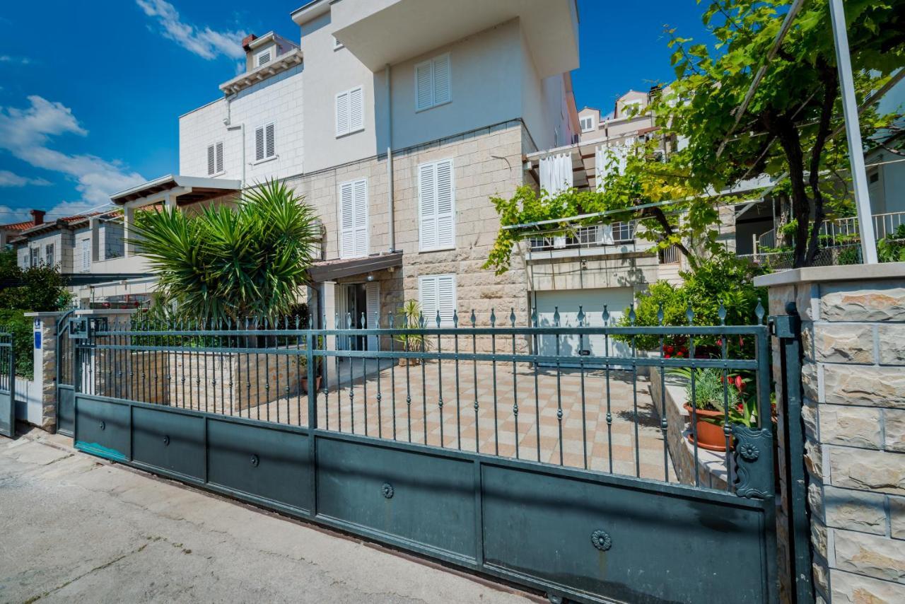 Superior Stunning Apartment Gravosa With A Free Parking Dubrovnik Kültér fotó
