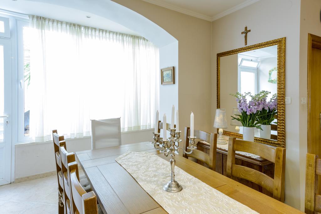 Superior Stunning Apartment Gravosa With A Free Parking Dubrovnik Kültér fotó