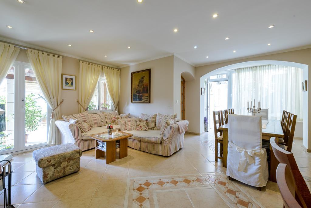 Superior Stunning Apartment Gravosa With A Free Parking Dubrovnik Kültér fotó